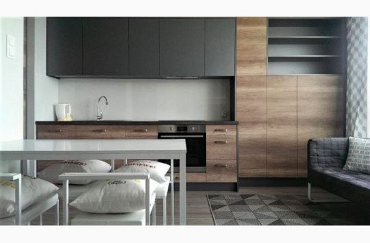 •	Warszawa, ul. Siedmiogrodzka (rondo Daszyńskiego), LUX. Studio z aneksem kuche