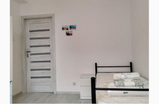 Pokój jednoosobowy zamykany na klucz, WI-FI, dobra komunikacja do centrum.